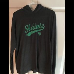 2xl long sleeve Irish /St Patrick’s Day Slainte hooded longsleeve top